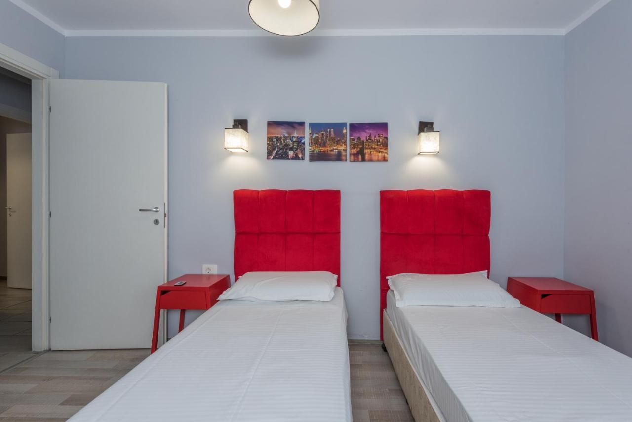 Royal Accommodation Букурещ Екстериор снимка