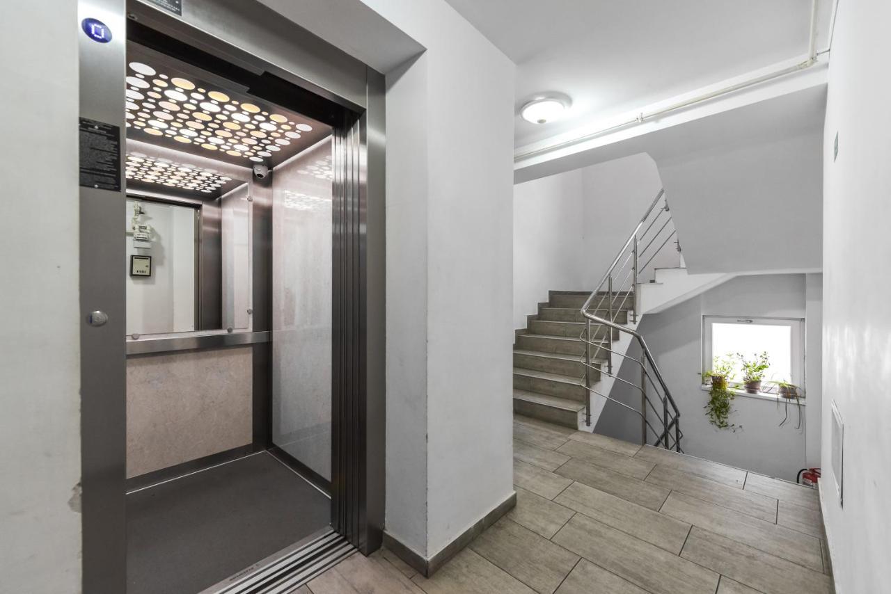 Royal Accommodation Букурещ Екстериор снимка