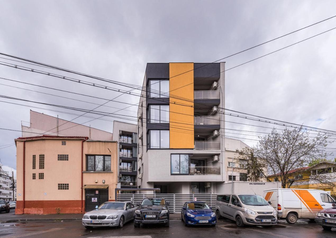 Royal Accommodation Букурещ Екстериор снимка